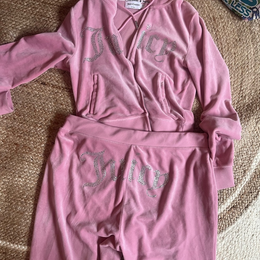 Juicy Couture Pink Velour Tracksuit - Picture 2 of 8